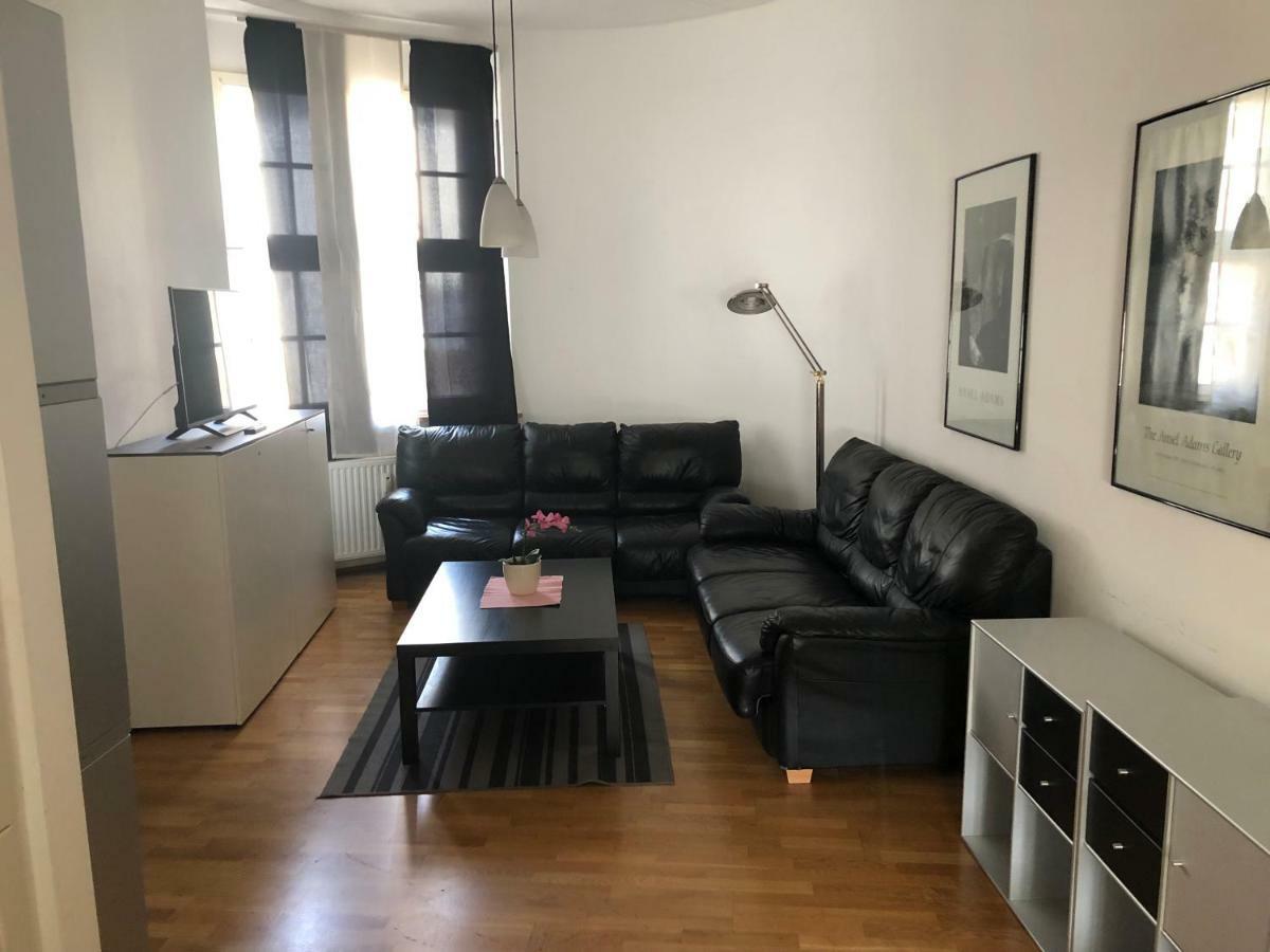 Ferienwohnung Mitten In Wiesbaden Exteriör bild