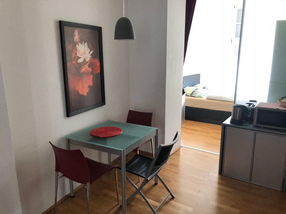 Ferienwohnung Mitten In Wiesbaden Exteriör bild